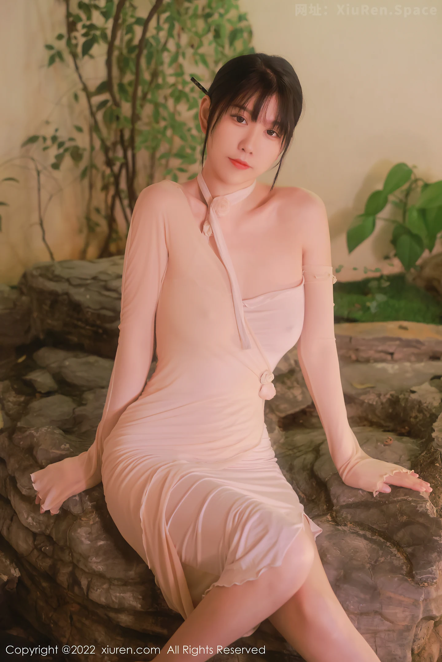图片[5]-[XiuRen秀人网]VOL.4503 模特李雅柔182CM温泉主题粉色薄透服饰配无内肉丝湿身诱惑写真48P-秀人网官方网站